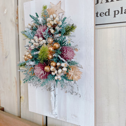 スタンドつき♡【ホワイトクリスマスツリー】人気の色合い♡クリスマス雑貨リース♡木のボードつき 7枚目の画像