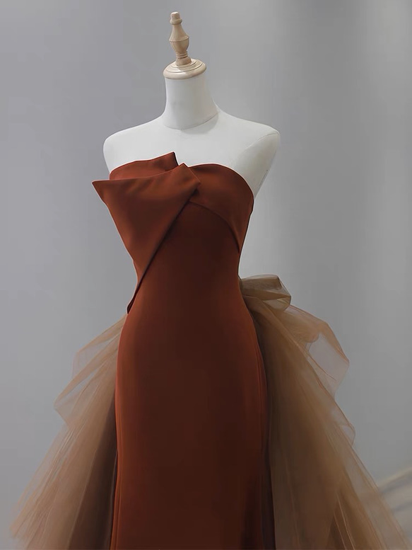 オフショルダー ボリュームトレーン　マーメイドドレス 3枚目の画像