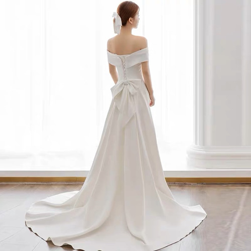 バックリボン オフショルダー サテン ウエディングドレス 二次会