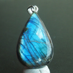 H&E社 ハニー＆クリームアゼツライト タンブル コードペンダント 10.1g