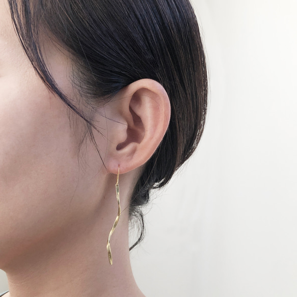 brass pierce nagare /真鍮/ピアス/スパイラル/ハンドメイド/シンプル 3枚目の画像