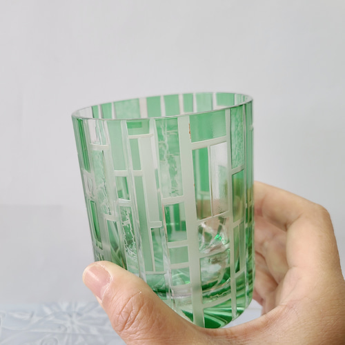 スタイリッシュなロックグラス♪切子とサンドブラストのコラボ作品 