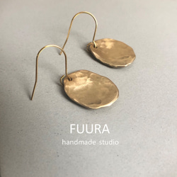 brass pierce sizuku /真鍮/ピアス/槌目/ハンドメイド/シンプル 1枚目の画像