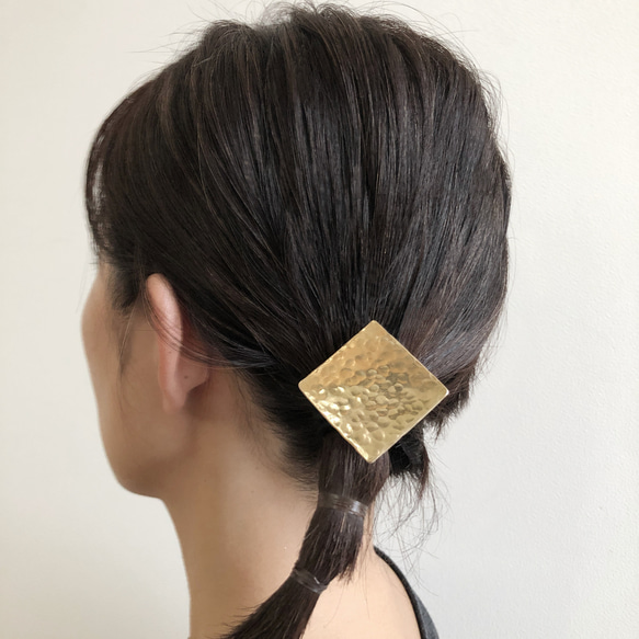 brass hair accesary hisigata /真鍮/髪留め/ヘアゴム/槌目/シンプル 4枚目の画像