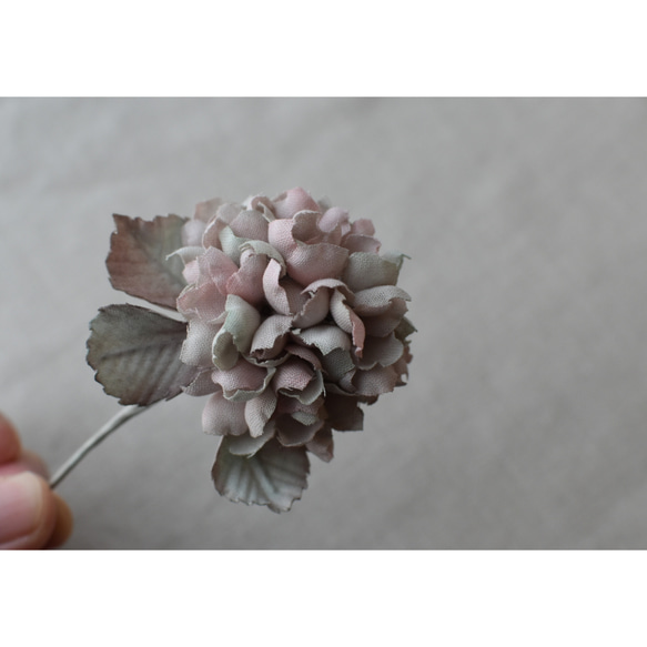 【布花】紫陽花のコサージュ（アンティークピンクグリーン）/一点物 8枚目の画像