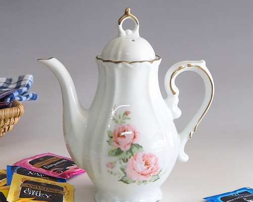 ロマン型オルゴールティーポット　他3アイテム食器　ロワイヤルローズ ロマン型オルゴールティーポット 他3アイテム食器 ロワイヤルローズ