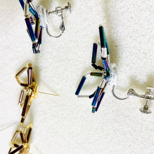 The outline of the petals- 竹ビーズ/花びら/ビーズ/ ピアス