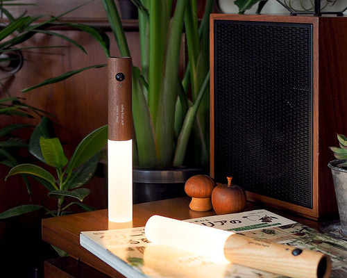 名入れ】人生の明かりを照らす LED スティックセンサーライト ブラウン