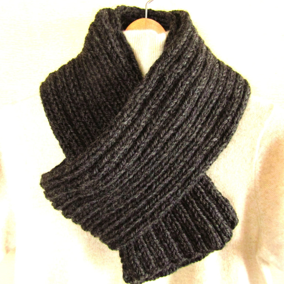 ❁手編み❁チャコールグレーのウールマフラー(一点もの)❁creema限定  