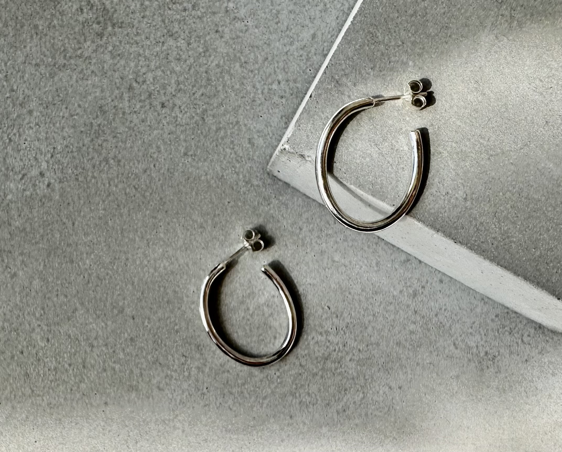 U shaped　pierce  sv950