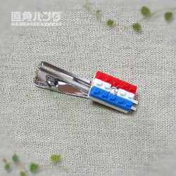 オランダ国旗〈ラインストーンとブロックのネクタイピン〉 1枚目の画像