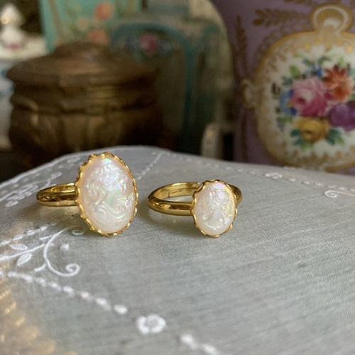 カメオ カラフル マザーオブパールの光沢 虹色 レインボー