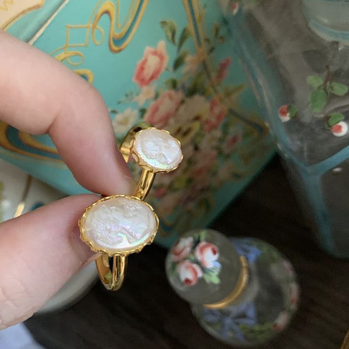 カメオ カラフル マザーオブパールの光沢 虹色 レインボー