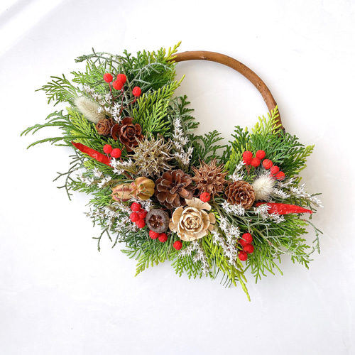 針葉樹と木ノ実のクリスマスハーフリース☆冬リース 針葉樹と木ノ実のクリスマスハーフリース☆冬リース 針葉樹と木ノ実の