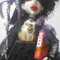 『ロッドを持ったキラ魔女さん』魔女人形　グリモア　魔導書　バットロッド 　ハロウィン　創作人形　プレゼント　オシャレ 10枚目の画像