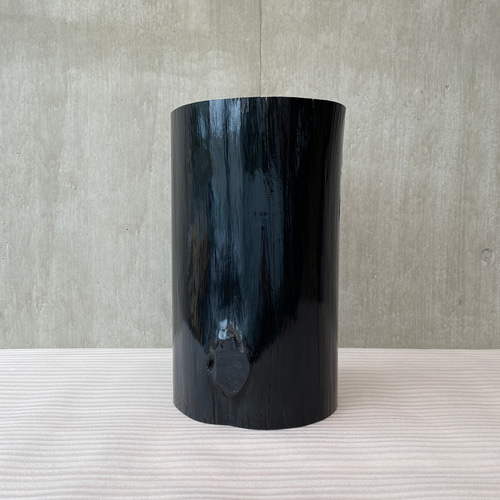 黒ペンキ ヒノキ切り株 丸太 フラワーディスプレイ サイドテーブル  インテリア 黒ペンキ ひのきのクラック切り株】丸太 巻き寿司 フラワー