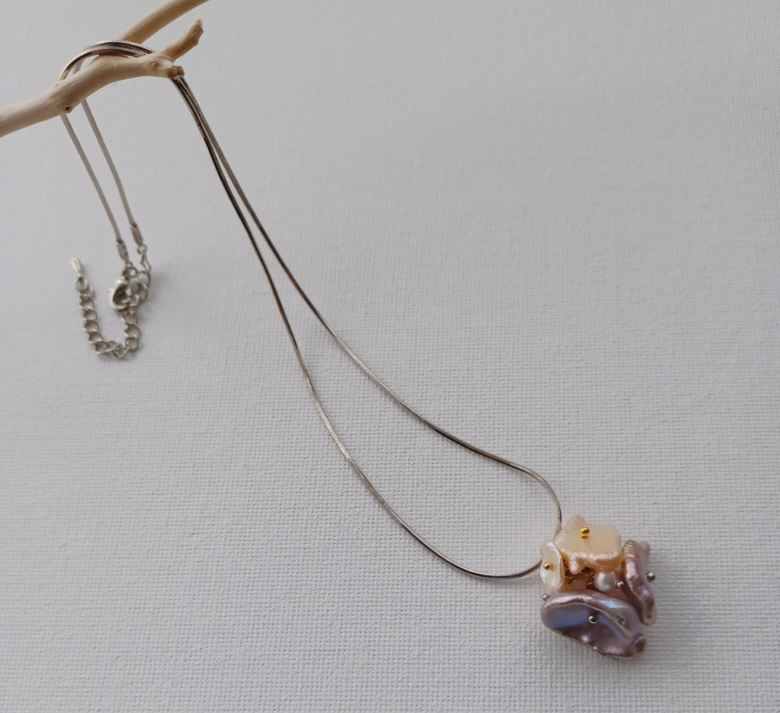 薬玉ナチュラル淡水パール本ロジウムネックレス