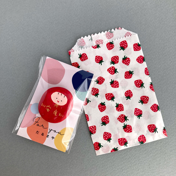 安産祈願のおまもり【ブローチ】りんご色 妊婦さんへのお祝いの