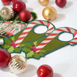 CandyCane ドアノブハンガー 刺繍 プレート サイン 玄関飾り オーナメント クリスマス　キャンディケイン 2枚目の画像