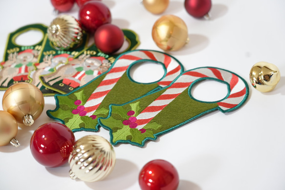 CandyCane ドアノブハンガー 刺繍 プレート サイン 玄関飾り オーナメント クリスマス　キャンディケイン 2枚目の画像