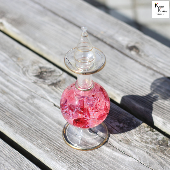 「ハーバリウム　Ｍサイズ　ピンク」　　完成品　ガラス 瓶 ボトル 花材 プリザーブドフラワー 花 ギフト プレゼント 3枚目の画像