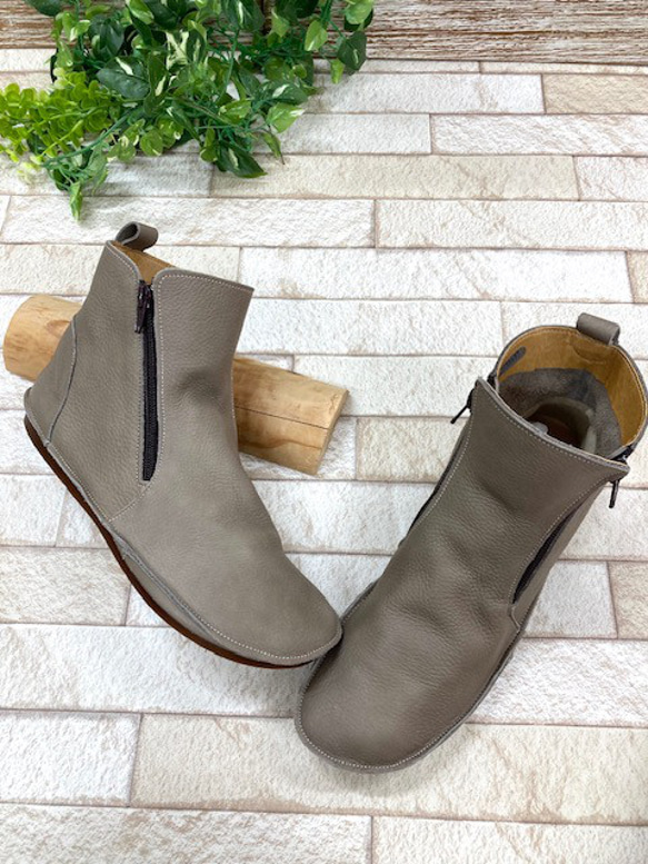 【履いたそばから足に馴染む】着脱簡単♪袋縫いダブルファスナーショートブーツ1011 6枚目の画像