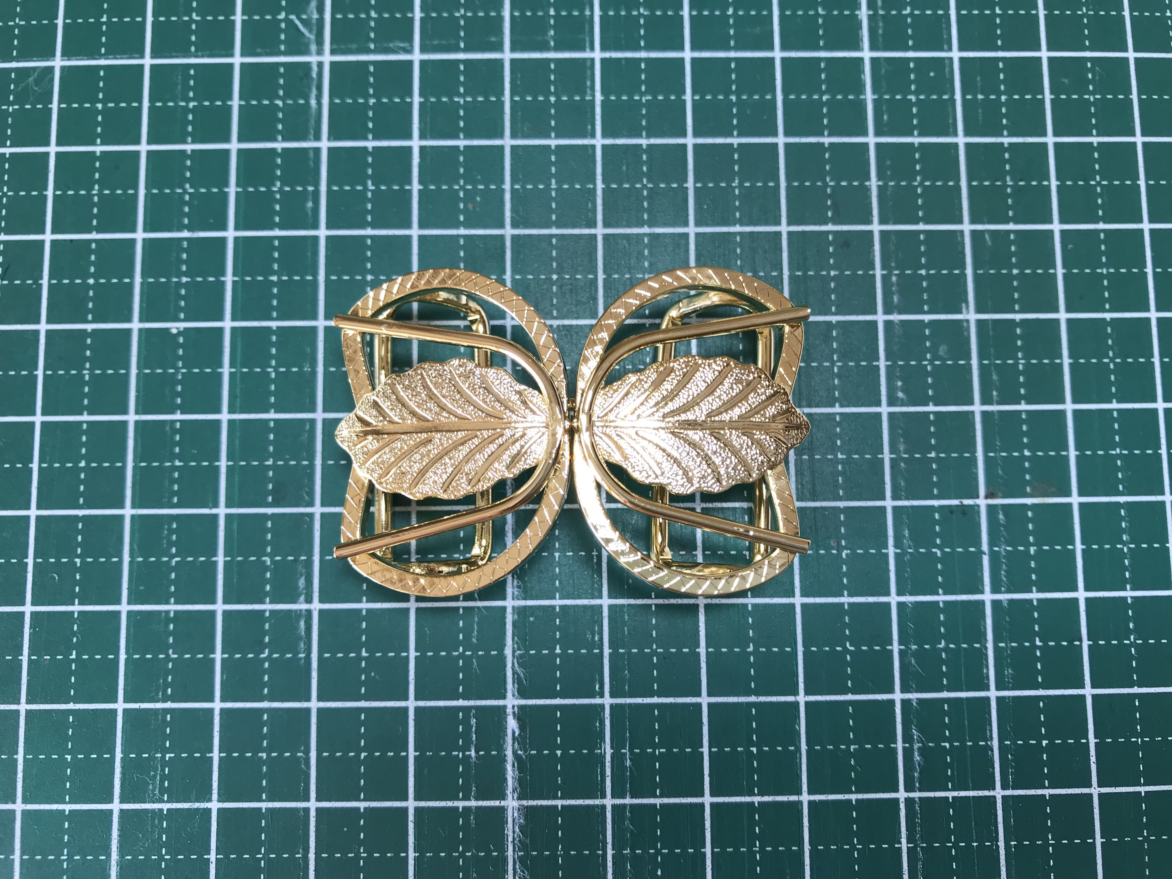 60s シボレー ベルトバックル 自動車 RJR 真鍮カラー ビンテージ 60s シボレー ベルトバックル 自動車 RJR 真鍮カラー ビンテージ