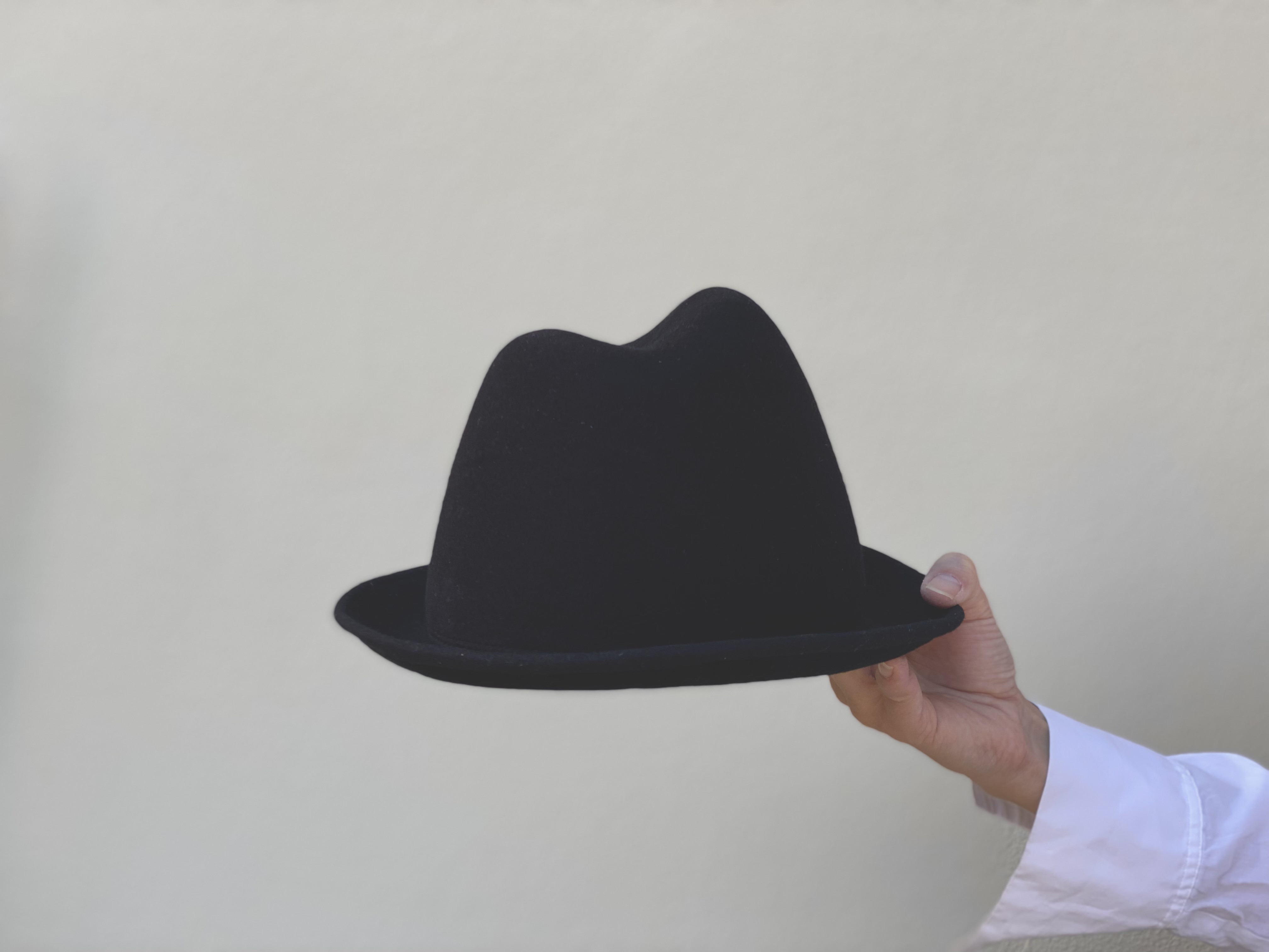 「大きめサイズ」木型で作ったふたこぶハット黒