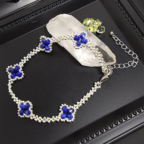 四つ葉のクローバーブレスレット＜ラピスラズリ＞ ブレスレット