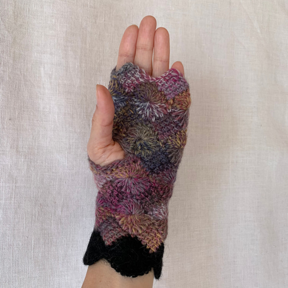 手編みニット手袋　指なし　ハンドウォーマー　アームウォーマー　フォレスト　ブラックスカラップ　女性用 4枚目の画像