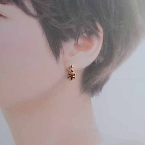 雪の結晶 ＆ パール 期間限定 シンプル ピアス イヤリング 小ぶり 雪
