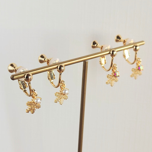 雪の結晶 ＆ パール 期間限定 シンプル ピアス イヤリング 小ぶり 雪