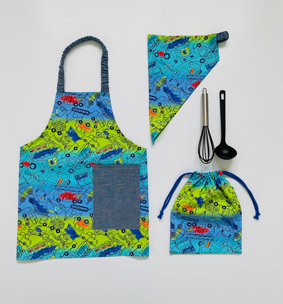 働く車×グラデーション☆100〜110こどもエプロン、三角巾、巾着3点セット　 1枚目の画像