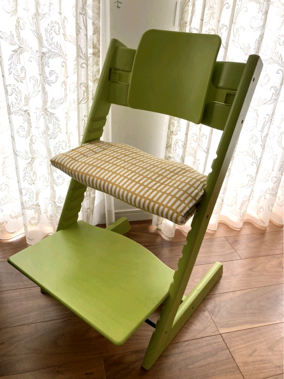 sutokkeトリップトラップ椅子のクッションandカバー(イエローグリーンカラーのアヒルさん) 7枚目の画像