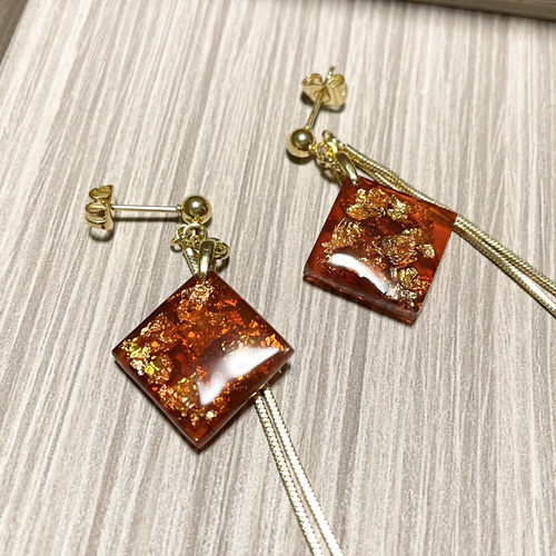 秋色スクエアのピアス／イヤリング ピアス（フック・チェーン） 福まる