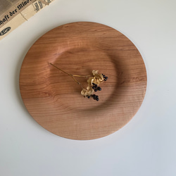 木皿　リム皿　木製プレート　無垢材　直径24センチ　高さ約1.5センチ 2枚目の画像