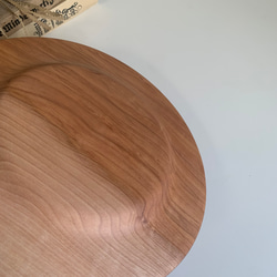木皿　リム皿　木製プレート　無垢材　直径24センチ　高さ約1.5センチ 5枚目の画像