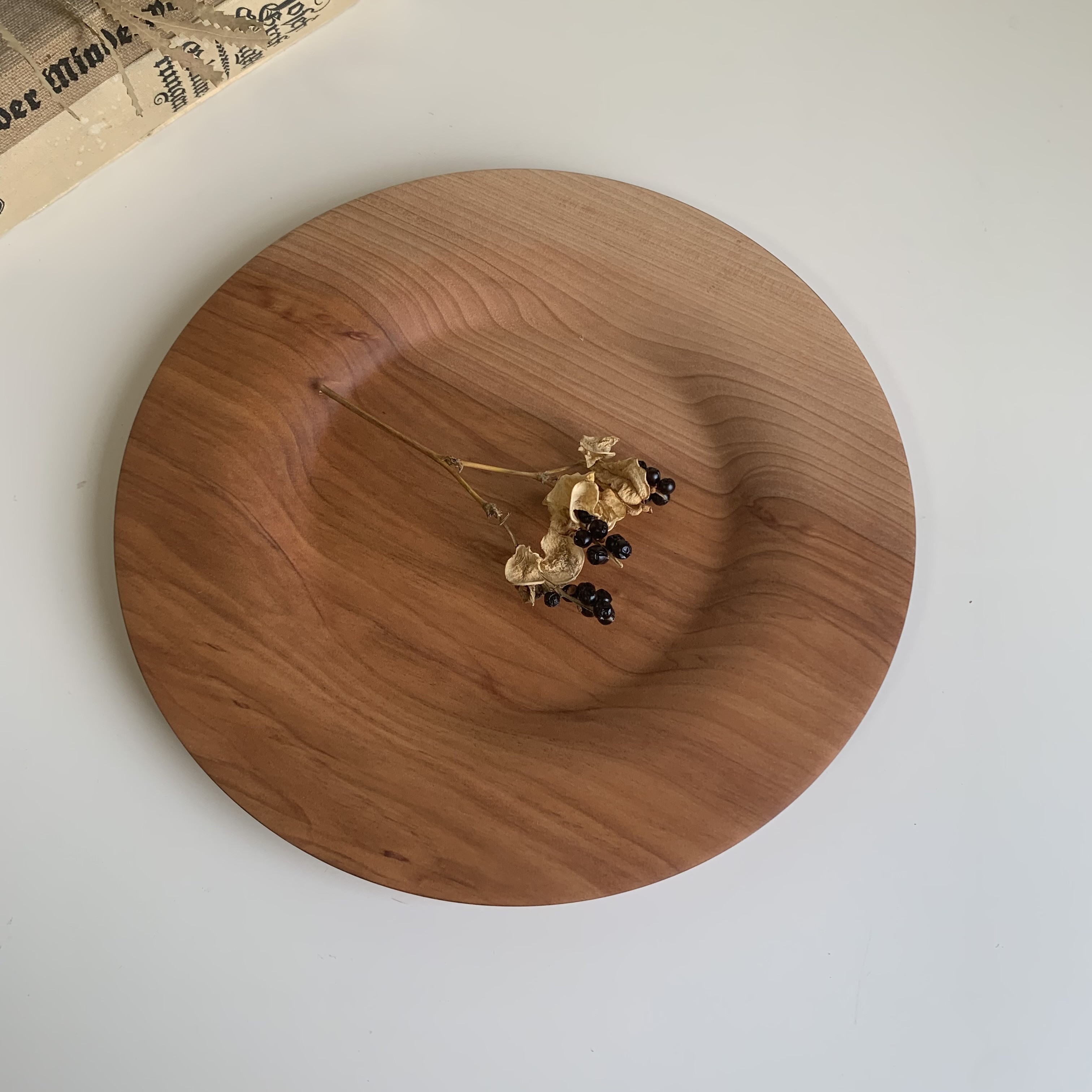 木皿　リム皿　木製プレート　無垢材　直径24センチ　高さ約1.5センチ