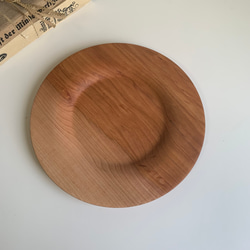 木皿　リム皿　木製プレート　無垢材　直径24センチ　高さ約1.5センチ 4枚目の画像