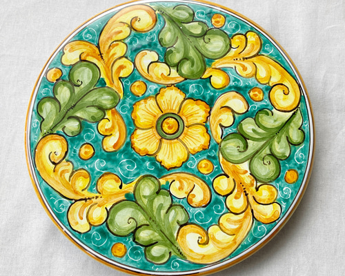 イタリア陶器 壁かけ イタリア食器 壁飾り穴、フック付き Amazon.co.jp