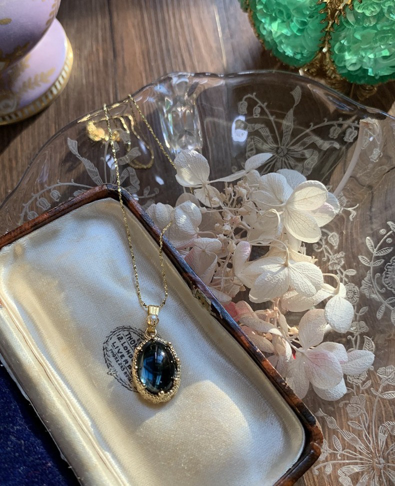 ロンドンブルー ウエスタン アンティーク オールド グレーズド レトロ ガラスストーンネックレス アート 青