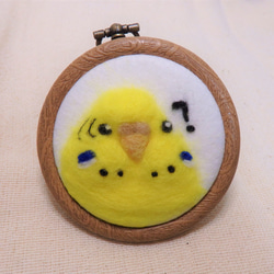 羊毛フェルト　鳥さんの顔壁掛け 1枚目の画像