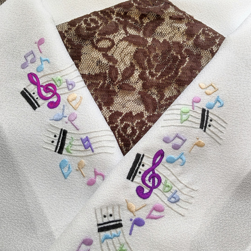 手刺繍半襟 カラフル 踊る五線譜☆踊る音符達 横柄 紫系 和装小物（帯