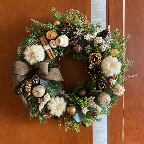 ホワイトゴールドのナチュラルクリスマスリース(33cm) クリスマス