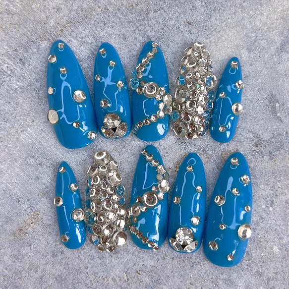 チップ種類、カラー変更可能》ホワイトフレンチバタフライイニシャル  