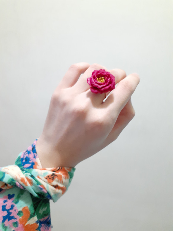 Blue/ Fuchsia Peony Ring 第1張的照片