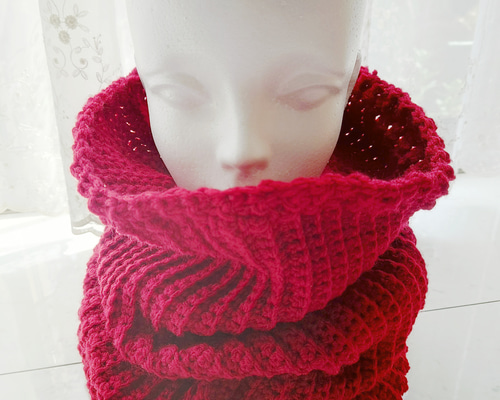 再販】くしゅくしゅ ネックウォーマー 赤 レッド 編み 手編み 編み物