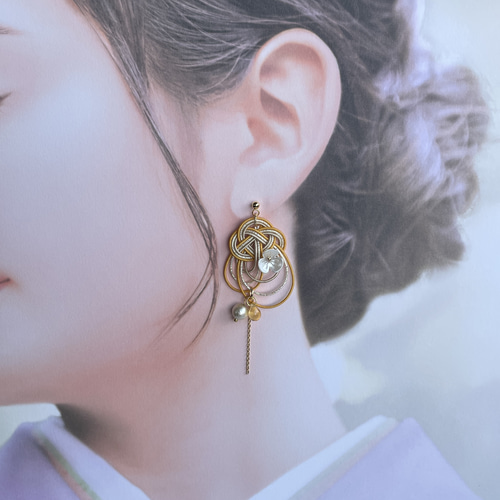 蝶】水引のピアス/イヤリング ピアス(フック・チェーン 蝶】水引のピアス/イヤリング ピアス(フック・チェーン