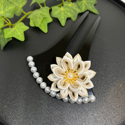 つまみ細工 髪飾り 白黒 ヘアピン MU-ra_kanzashi 通販 11378055 つまみ細工 髪飾り 白黒 ヘアピン MU-ra_kanzashi 通販 11378055