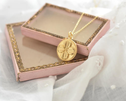 ゴールドトーン 四つ葉のクローバーネックレス 日本製 四つ葉 クローバー ネックレス | ネックレス,クローバー・花